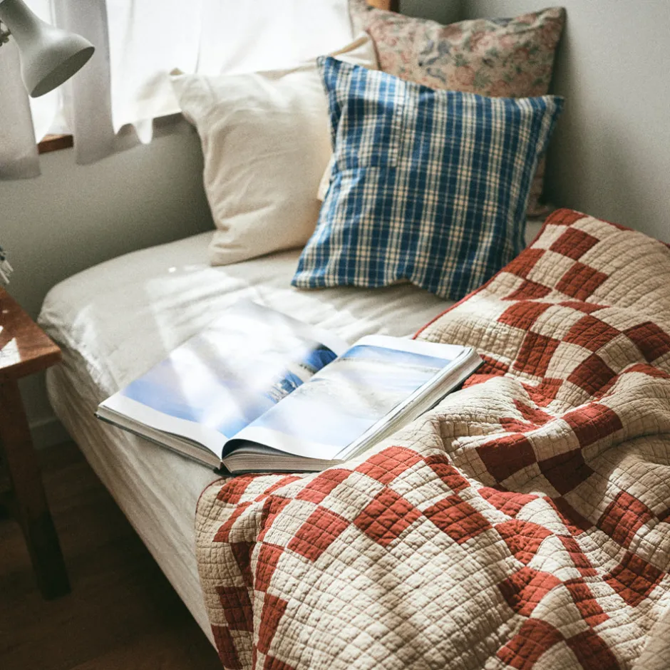 Anonymous Ism Patchwork Quilt Cover - Red- Blanket